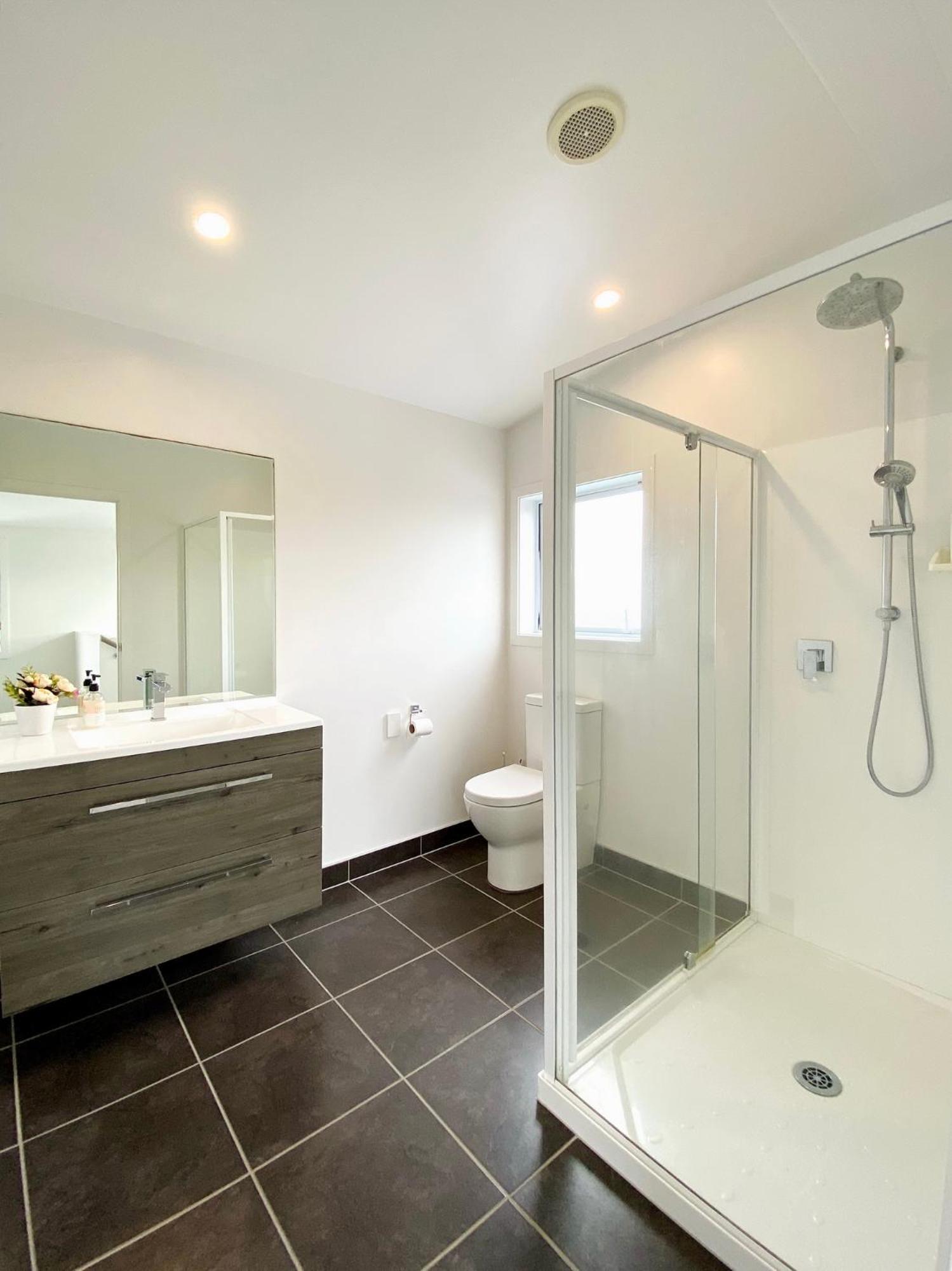 7Br 3Bh Beach Escape. 2 Min To Browns Bay Beach Auckland Esterno foto